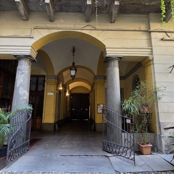 Via Accademia Albertina 21