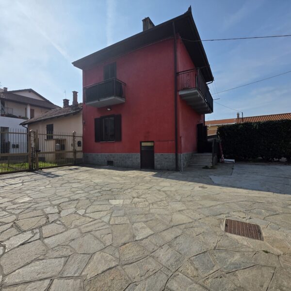 Via Solferino 15 - Moncalieri - CASA SEMI-INDIPENDENTE